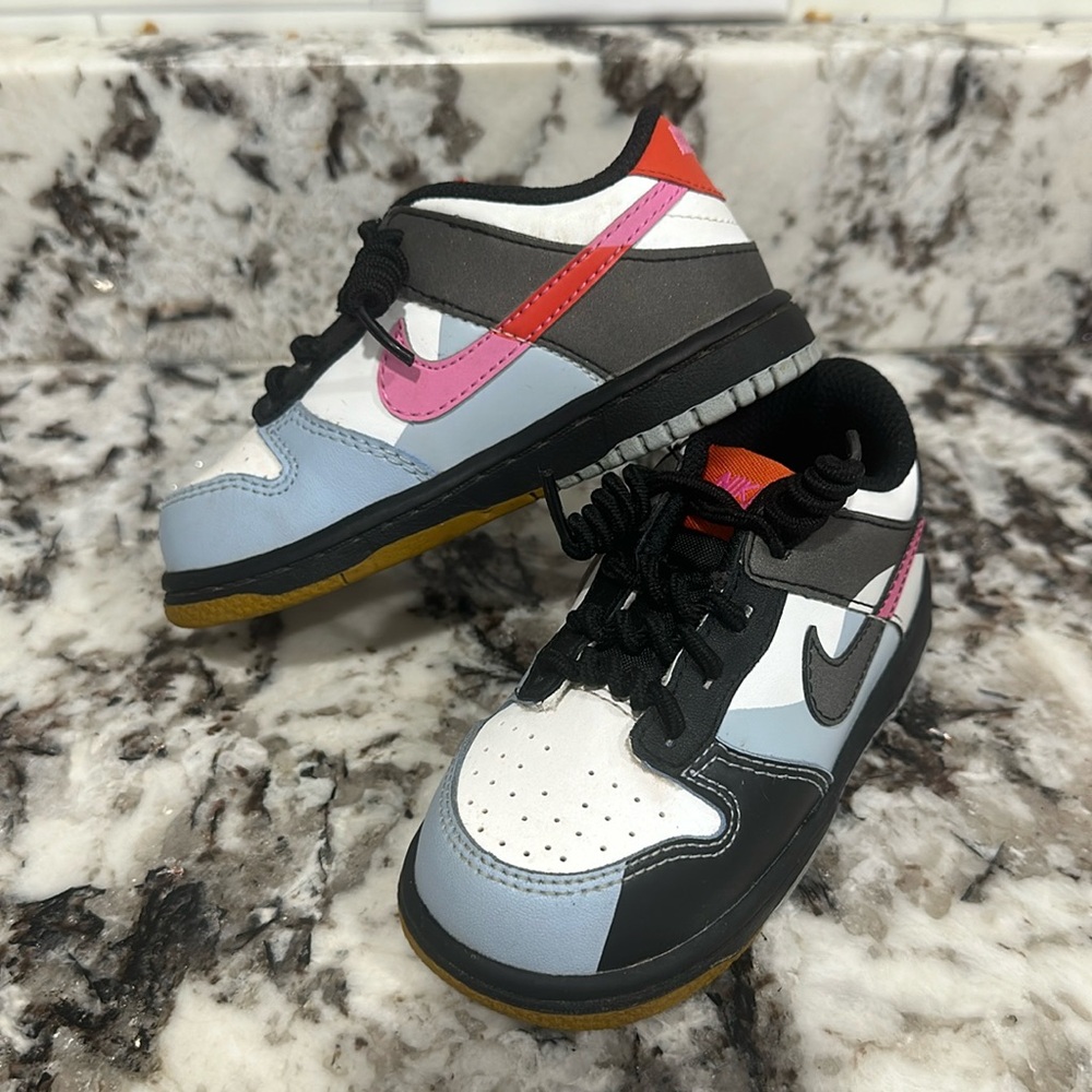 Nike 8C toddler shoes NWOT
